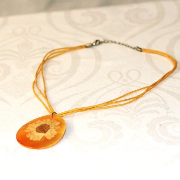 Sunny Yellow Flower Mother of Pearl Necklace - Picture 2 of 4
